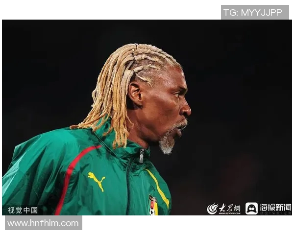 戴眼镜脏辫的足球明星如何在赛场上展现独特风格与个人魅力